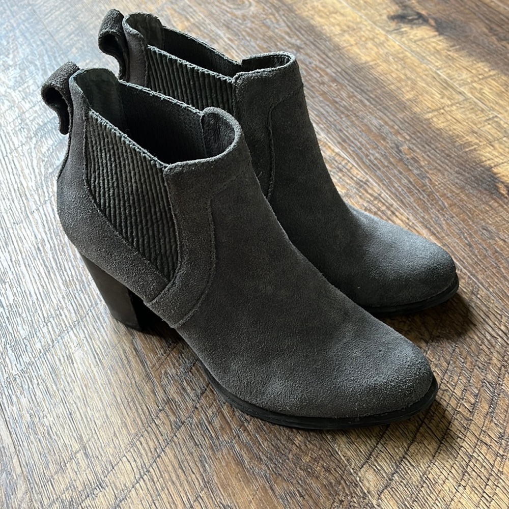 UGG Women’s Cobie II Grey Suede Chelsea Casual Ankle Boots Size US 10